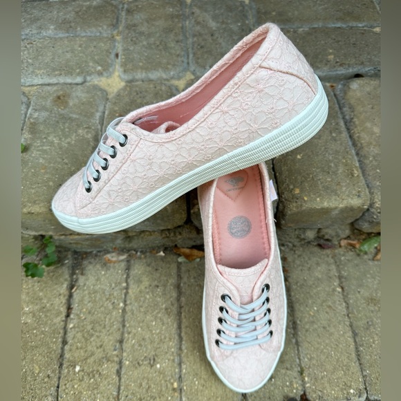 New in Box Rocket Dog Women’s Pink Eyelet Trainer UK 6/39 - Picture 3 of 6